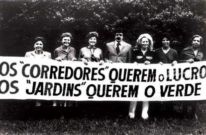 Vizinhos do Jardim Europa com placa reivindicativa (s/d)