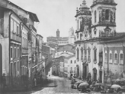 Primeira fotografia conhecida do Pelourinho. Foto: Ben Mulock, 1859. (3)