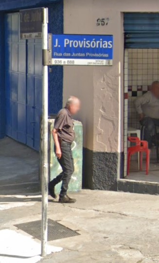 Sinalização da rua. Fonte: Google Street View