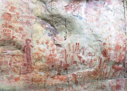 Pintura rupestre em sítio de Serranía La Lindosa, na Amazônia colombiana, com cerca de 12 mil anos de idade. (1)