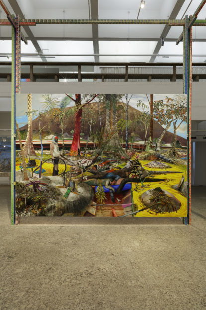 Vista da exposição A mesma história nunca é a mesma (MASP, 1.4—31.7.2022, curadoria Adriano Pedrosa e Guilherme Giufrida) com a obra de Luiz Zerbini (São Paulo, 1959), Massacre de Haximu, 2020, Acrílica sobre tela, 280 x 391 cm, coleção do artista, Rio de Janeiro, Brasil