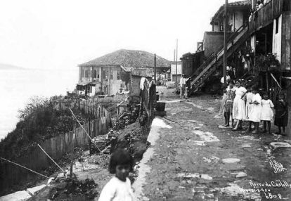 Moradores e moradias no antigo Morro do Castelo. (4)