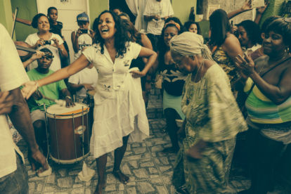 Samba e Jongo no Quintal da Tia Maria do Jongo, Abril 2014 - Foto de Alcinoo(3)