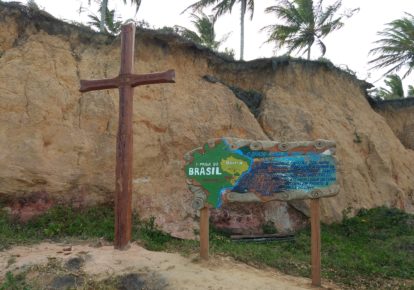 Placa de Primeira Praia do Brasil na Barra do Cahy(4)