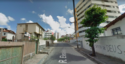 Rua Elesbão do Carmo no bairro de Armação, Salvador, Bahia. (2)