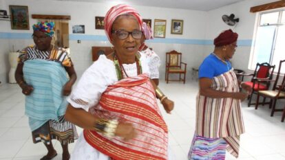 Mãe Regina Lúcia de Yemanjá, ialorixá do terreiro, quarta geração descendente de Mãe Aninha. Foto: Cléber Júnior (3)