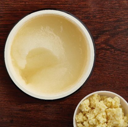 Produto de beleza feito de cupuaçu brasileiro à venda em loja internacional.