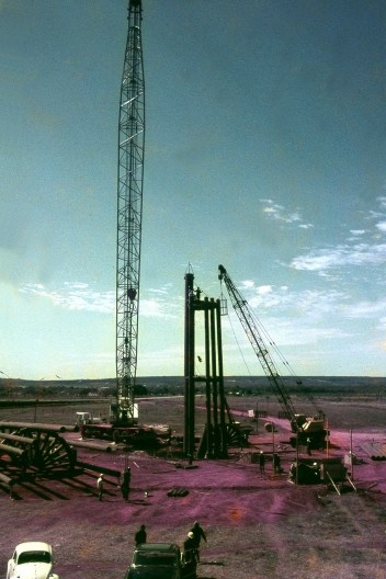 o monumento em construção, 1972. Foto divulgação Projeto Memória Acervo Sergio Bernardes. (2)