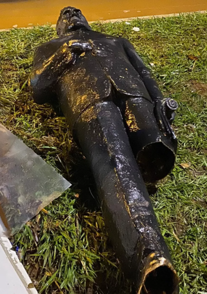 Estátua de Jesuíno, encontrada após a enchente. Foto: G1 Globo (1)