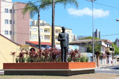A estátua na rotatória Jesuíno de Arruda. Foto: Reginaldo Nanni (3)