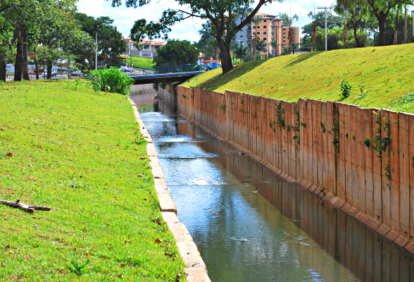 Córrego canalizado, 2012. Foto: Acervo CDCC USP (4) 